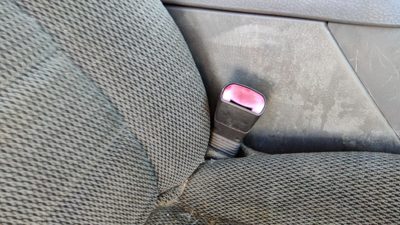 2002 Ford Explorer Passenger Right Front Seat Belt Buckle Receiver Oem Gray