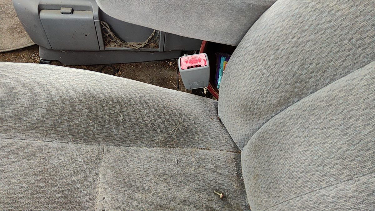 2000-2001 Toyota Sienna Driver Left Front Seat Belt Buckle Receiver Oem Gray 11