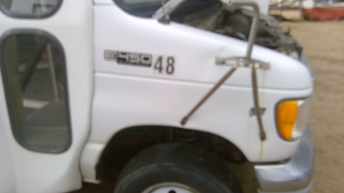 2002 Ford Van E450 Fender