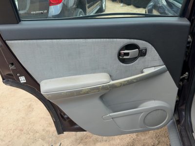 06 Equinox Driver Left Rear Door Trim Panel With Switches Back Light Gray 14B