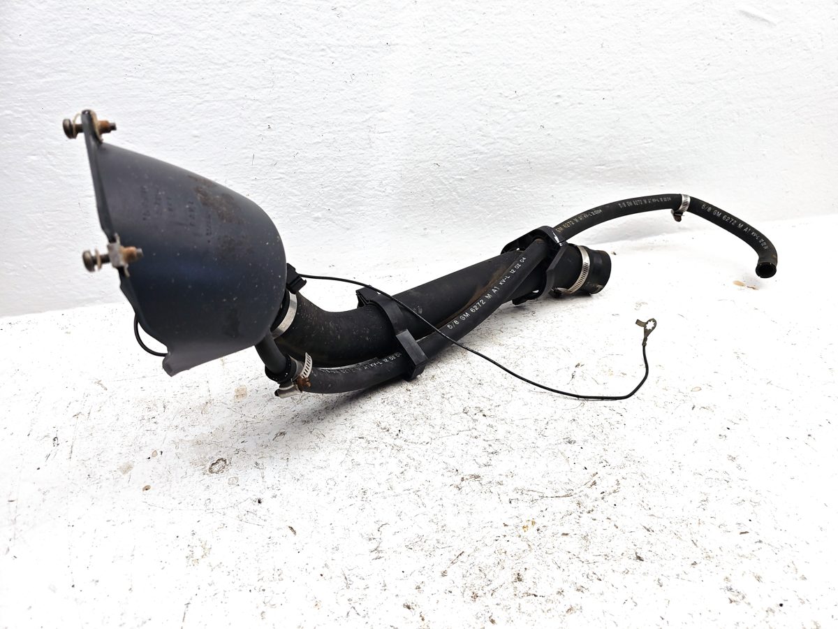 2004-2007 Chevy Silverado 2500 Fuel Filler Neck Assembly With Gas Cap Oem 6.6L