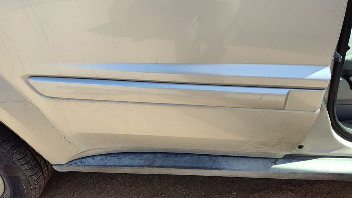 05-09 Equinox Passenger Right Rear Moulding From Door Back Trim Strip Silver 67U