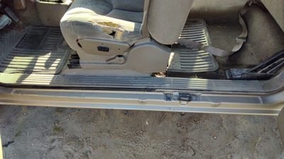 04 Silverado 1500 Passenger Right Lower Sill Step Moulding 52D Tan Extended Cab