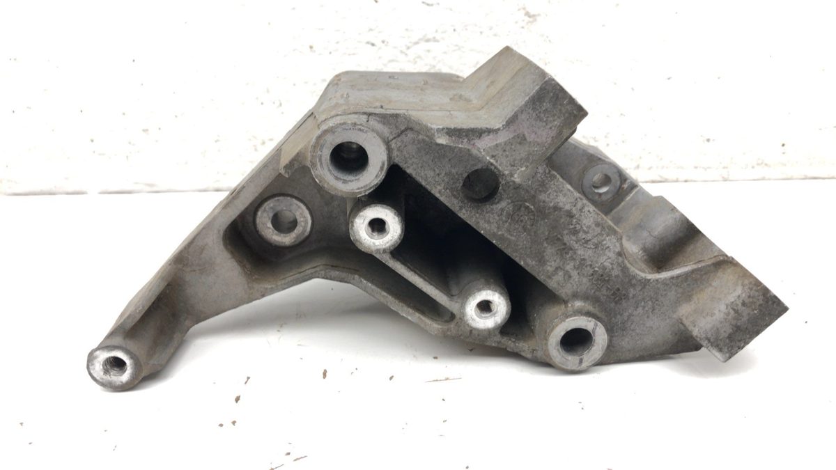 2007 Mercury Monterey Power Steering Pump Mount Bracket Oem Xf2e-3C631-Bb