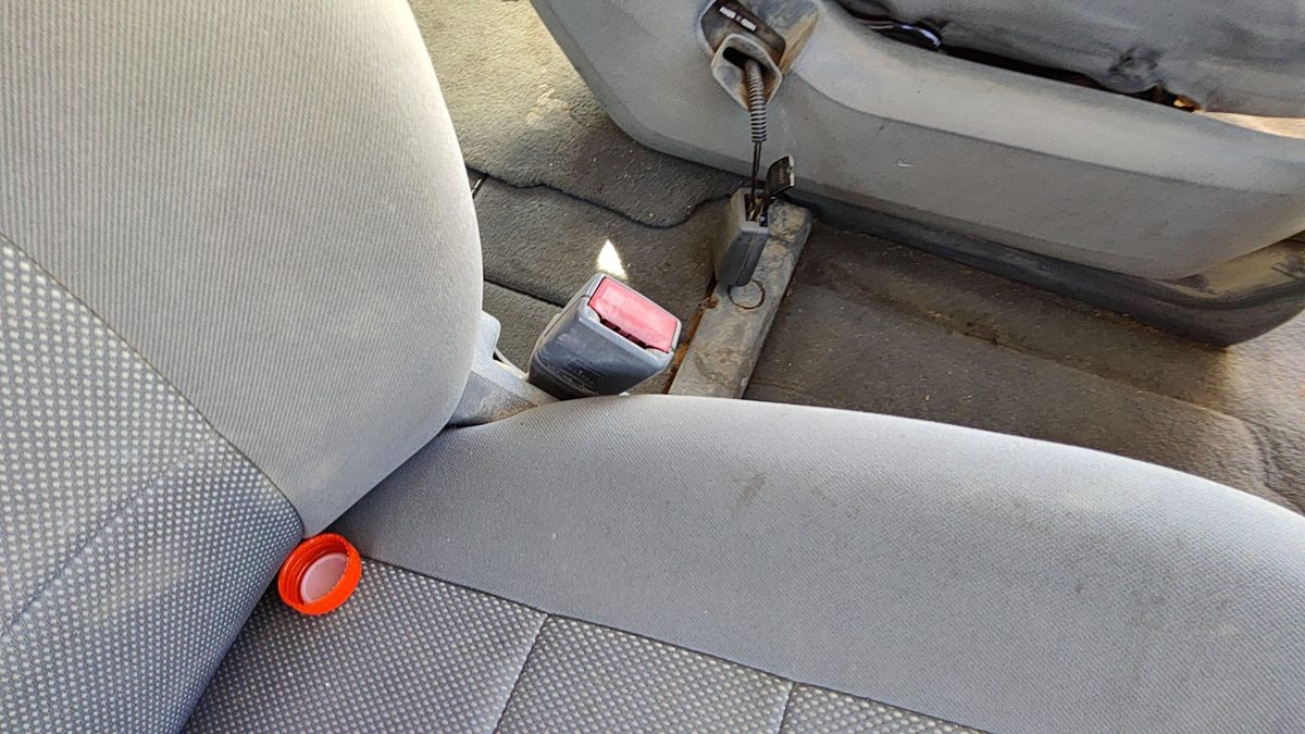 08-20 Grand Caravan Passenger Right Front Seat Belt Buckle Receiver Gray Ds