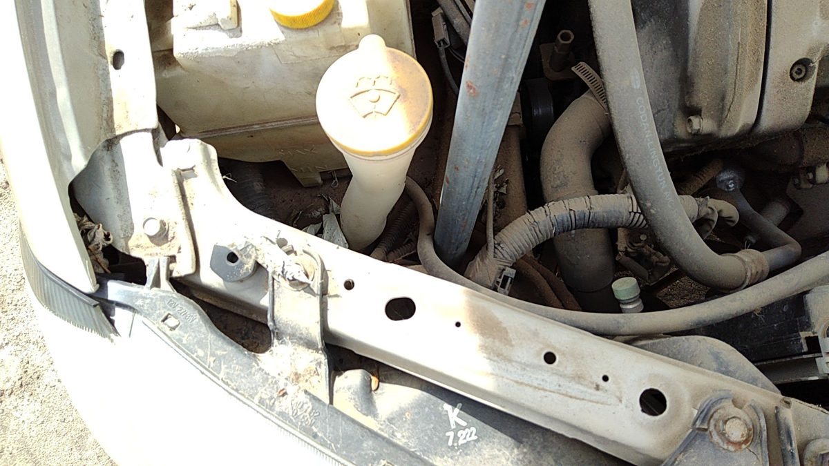 95-03 Nissan Maxima Windshield Washer Fluid Reservoir With Pump Oem Wiper Tank
