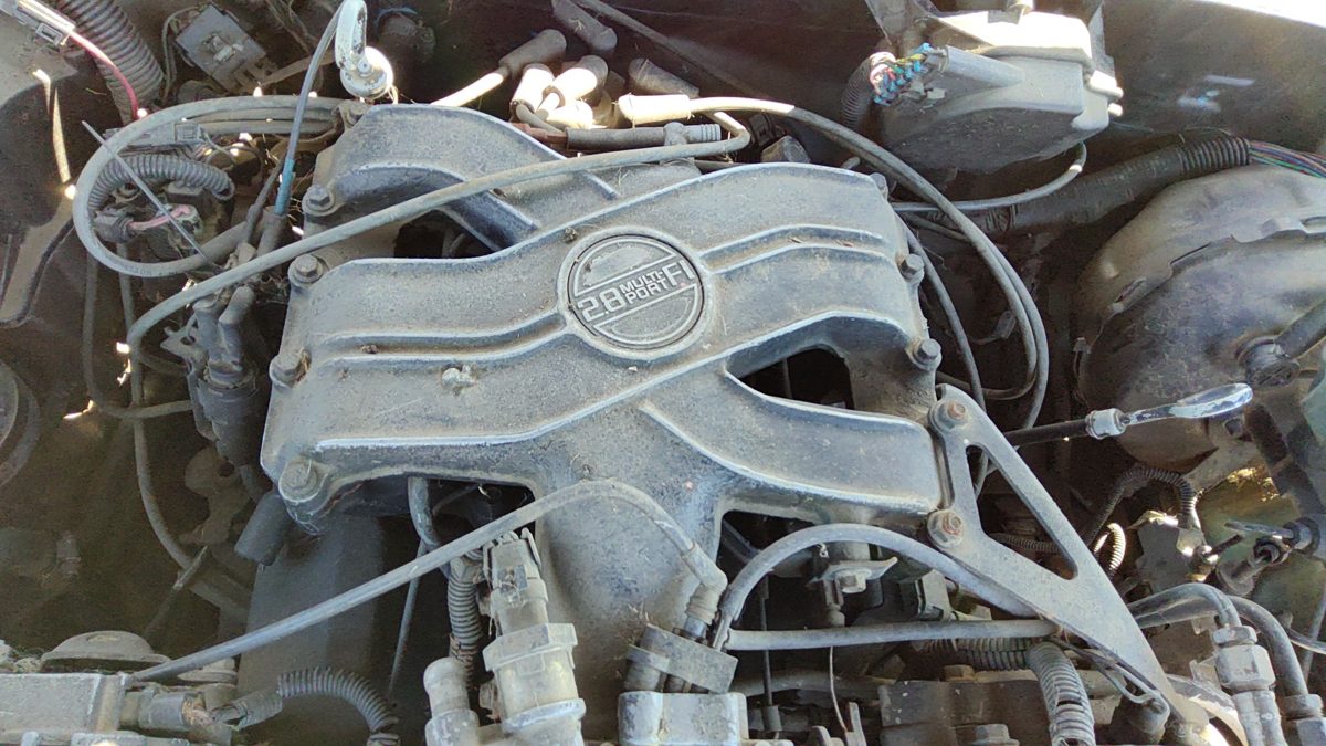 1985-1992 Chevy Camaro Upper Intake Manifold Oem 2.8l 10044824