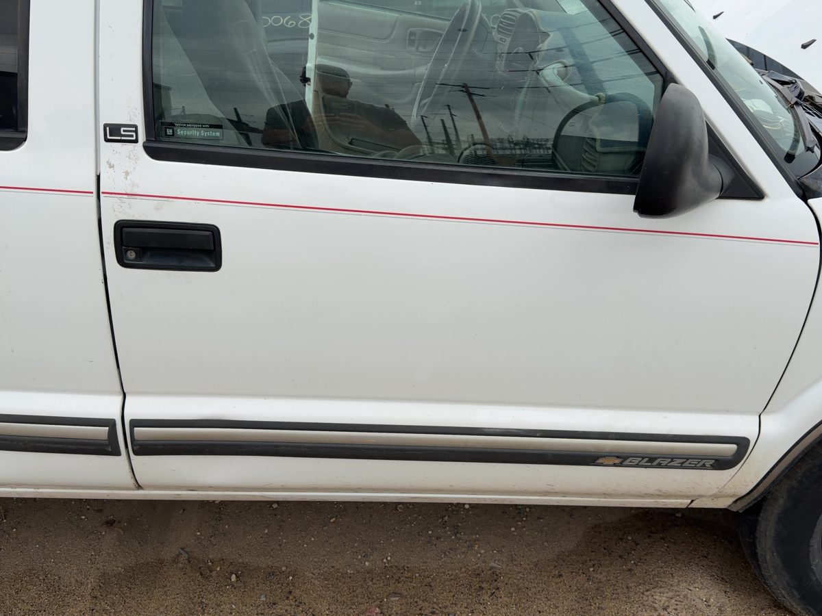 1998 Blazer S10/jimmy S15 Front Door