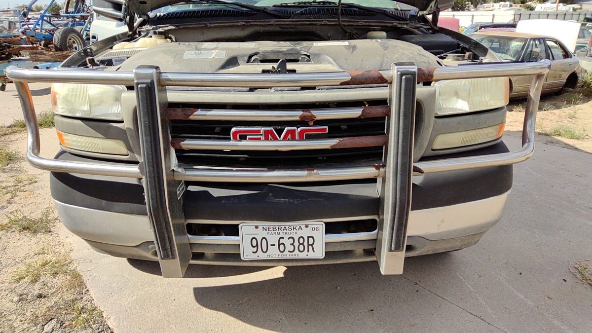 2002 Gmc Sierra 2500 Grille