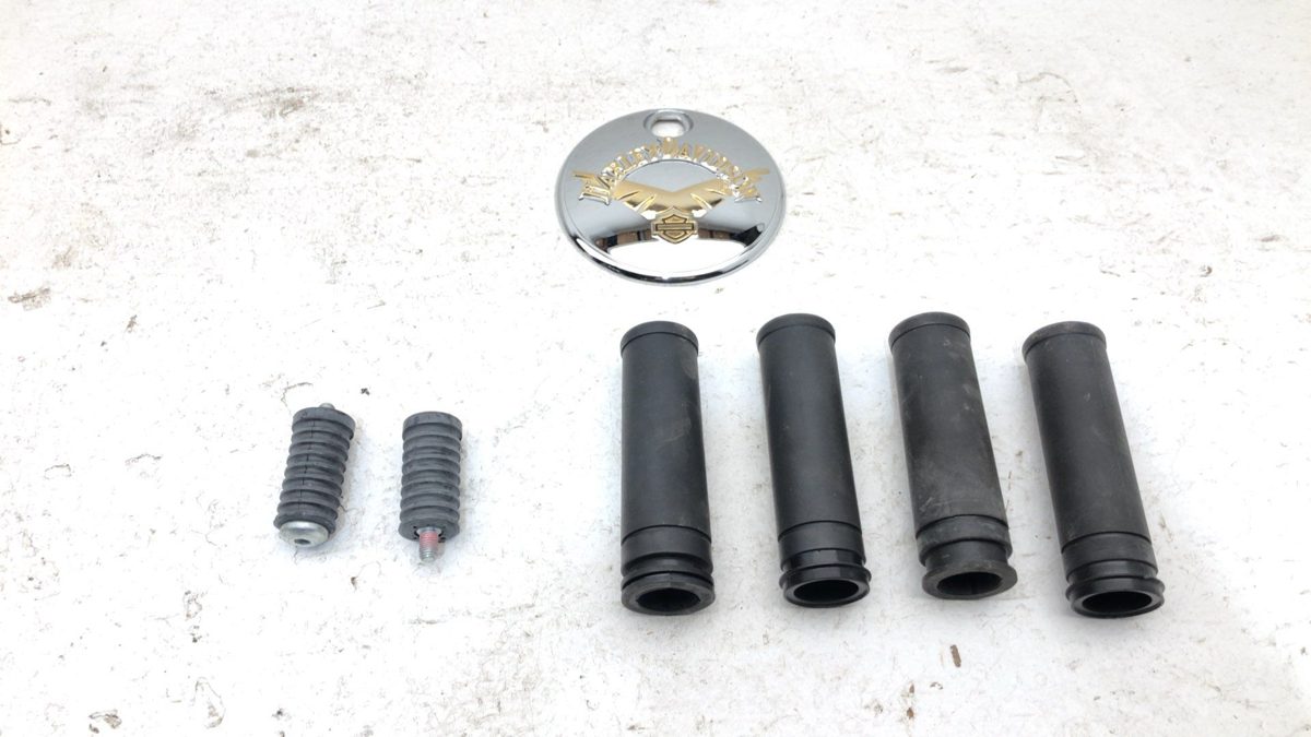 2000 Harley Davidson Fuel Tank Cover Original Handle Bar Gripsand Shift Pegs Oem