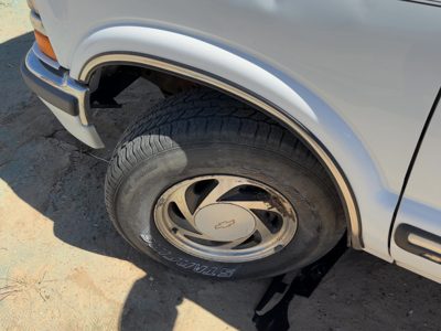 1996-2005 Chevy S10 Blazer Driver Left Front Wheel Flare Moulding Oem Fender