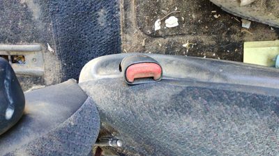 2001-2004 Dodge Caravan Passenger Right Front Seat Belt Buckle Receiver Oem Blue