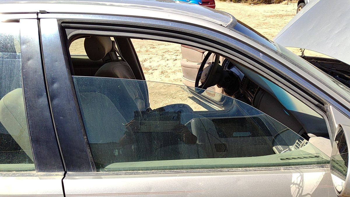 1997-05 Park Ave Ultra Passenger Right Front Side Window Door Glass Oem 25634762