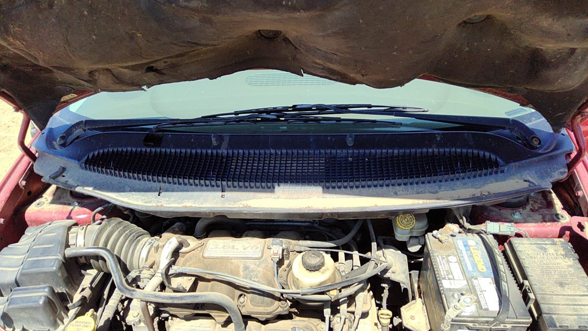 2005-2007 Chrysler Town Country Windshield Wiper Cowl Vent Trim Panel Oem Cover