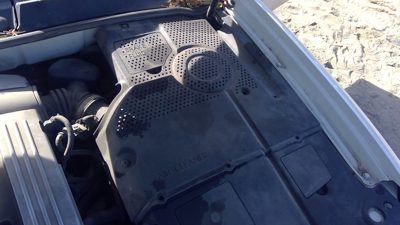 2005 Kia Amanti Engine Cover