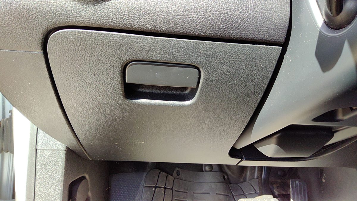 2006-2007 Vw Passat Lower Dash Under Column Knee Bolster Trim Panel Oem Qq Black
