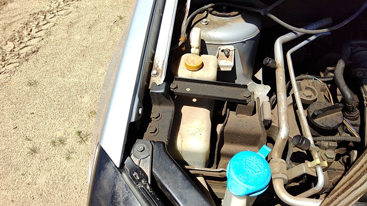 2010 Nissan Sentra Coolant Recovery Bottle