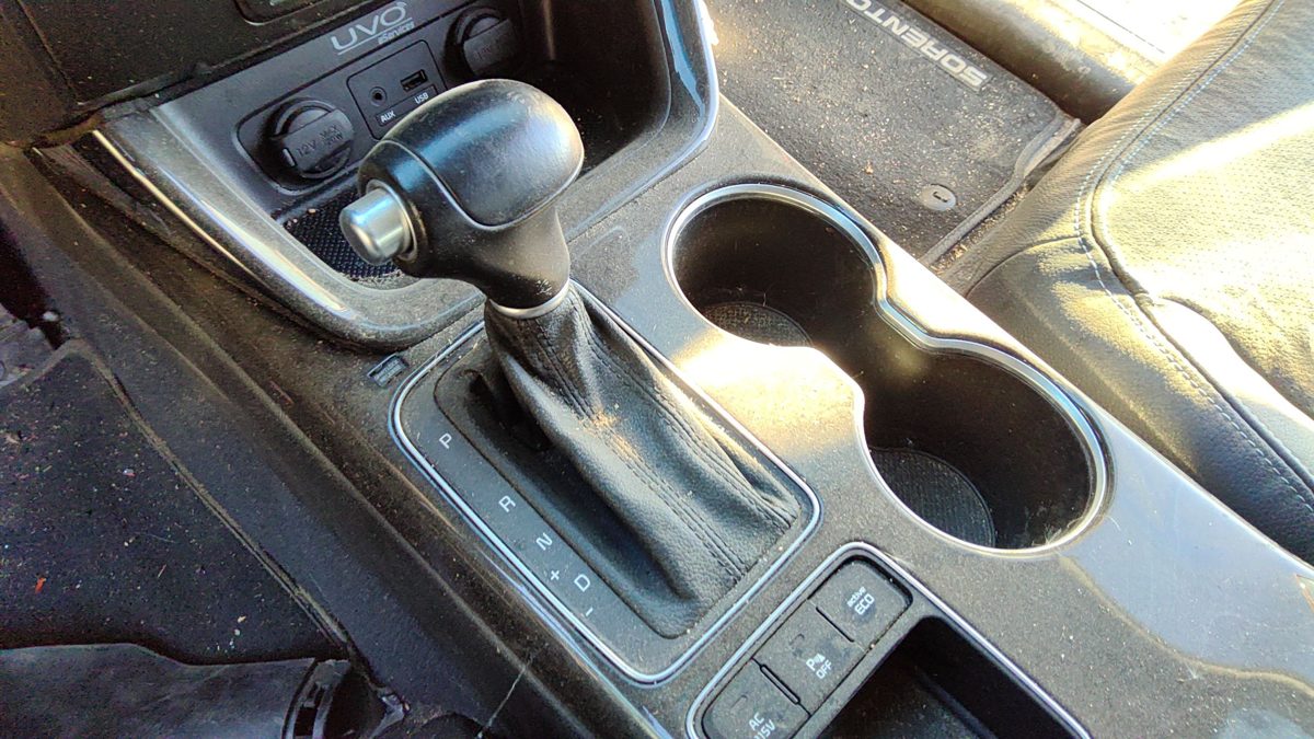 2014 Kia Sorento Floor Shifter Lever Assembly Shift Unit Automatic Transmission