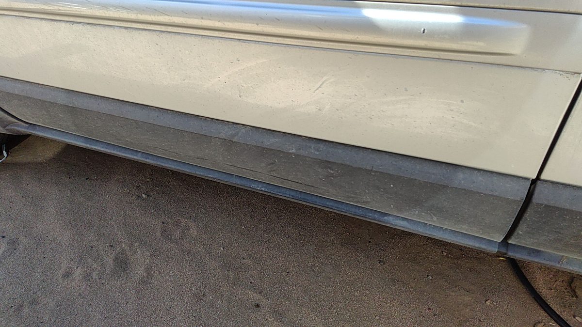 2004-2008 Chrysler Pacifica Driver Left Lower Front Moulding From Door Oem