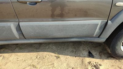 05 06 Mazda Tribute Passenger Right Front Moulding From Door Trim Strip Gray Cx