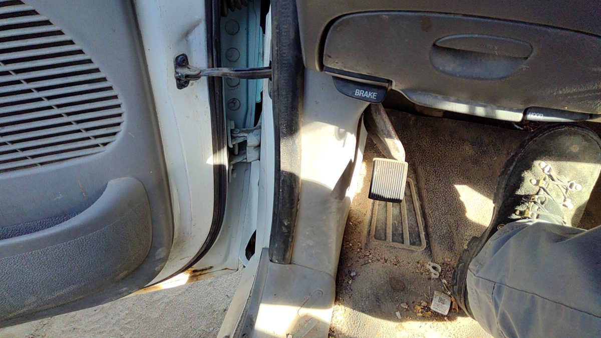 1999 Ford F150 Driver Left Lower Kick Trim Panel Oem Gray C2