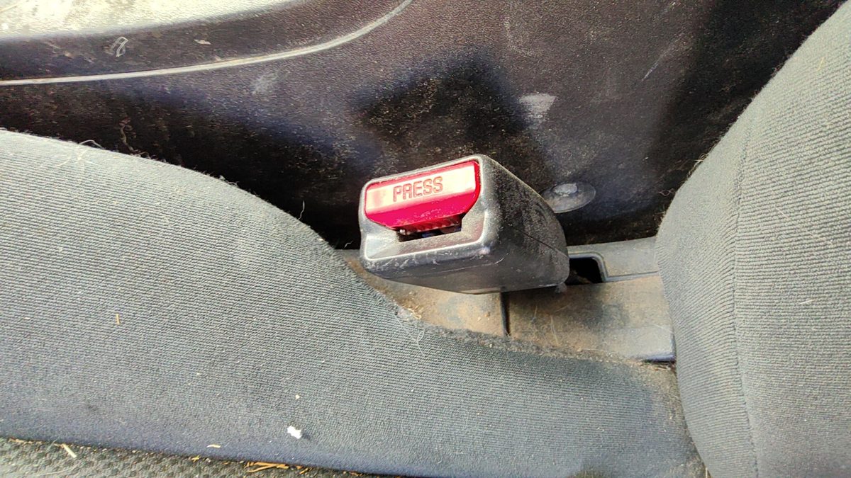 2004-2012 Mitsubishi Galant Driver Left Front Seat Belt Buckle Receiver Oem Gray