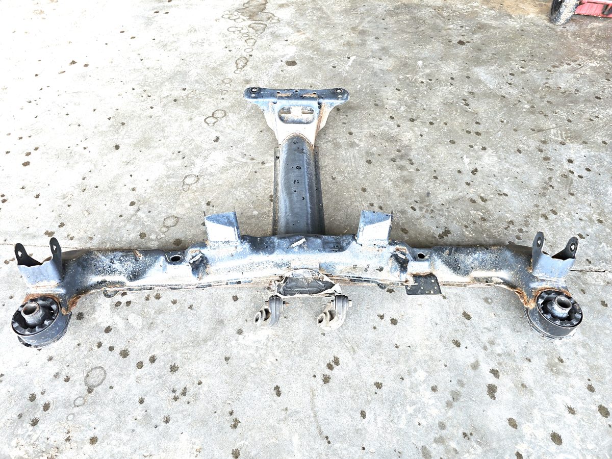 2001-2005 Buick Lesabre Rear Crossmember Subframe Support 22731513