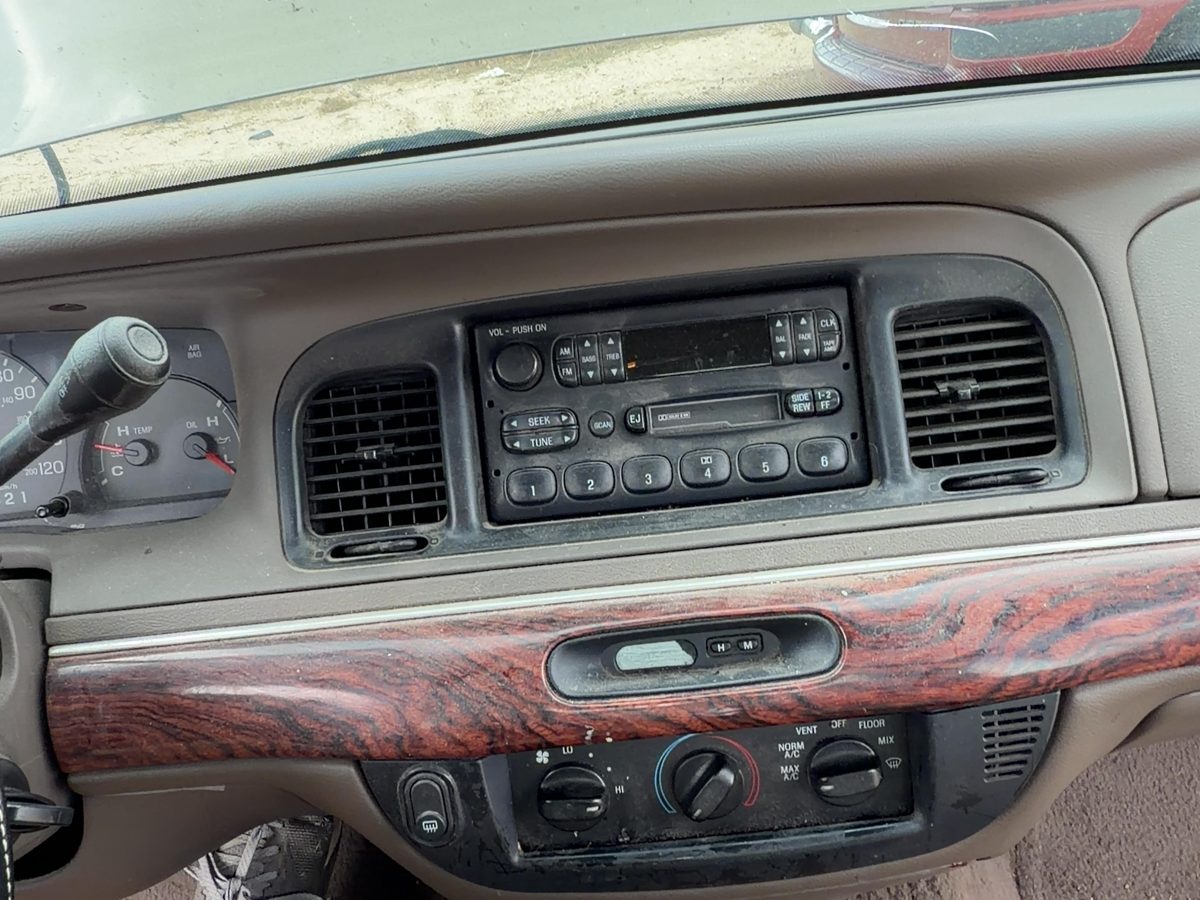 98-04 Grand Marquis Trim Bezel Around Speedometer Oem Dash Surround Panel Tan Bh