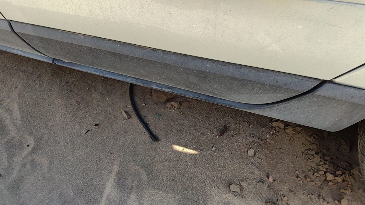 2004-2008 Chrysler Pacifica Driver Left Lower Rear Moulding From Door Oem Back