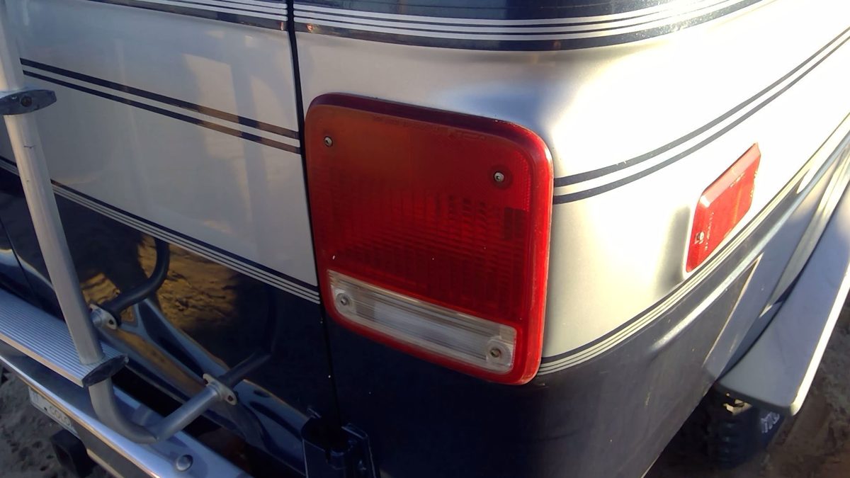 1989 Chevy G20 Van Passenger Right Tail Light Brake Lamp Oem Rear 05977496
