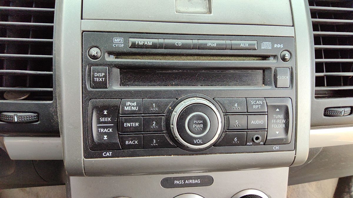2010 Nissan Sentra Audio & Visual Equip.(radio)