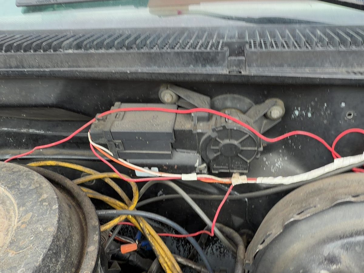 1988-1999 Chevy Silverado 1500 Windshield Wiper Motor Oem 12368702