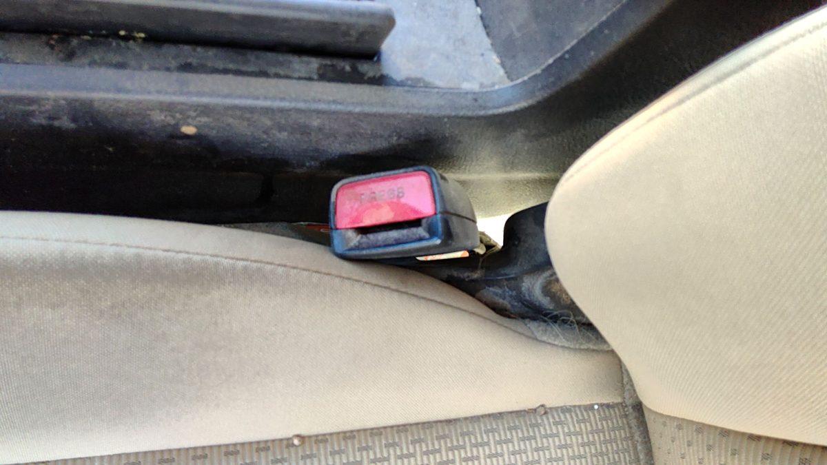 2010 2011 Mazda 3 Driver Left Front Seat Belt Buckle Receiver Oem