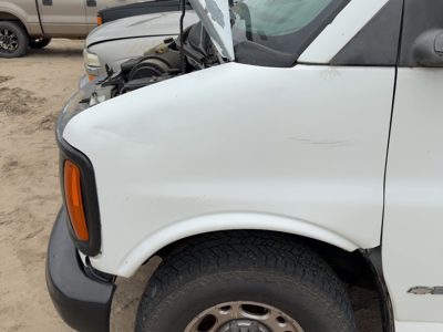 1996-2002 Chevy Express Van 2500 Driver Left Front Fender Oem White 12549270