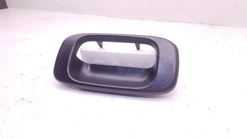 2000 Silv25 Outside Door Handle