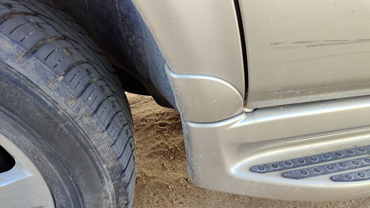 2005 Mercedes Ml350 Passenger Right Rear Moulding On Quarter Panel Oem Gold