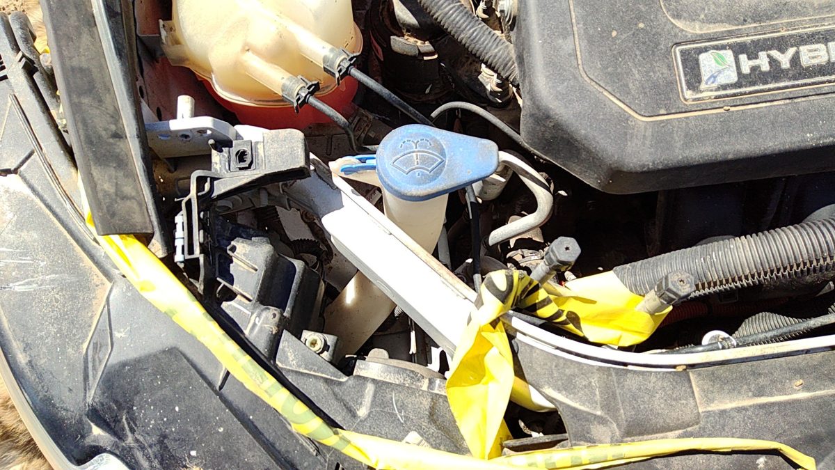 2013-2014 Ford Fusion Windshield Washer Fluid Reservoir With Pump Oem Wiper Tank