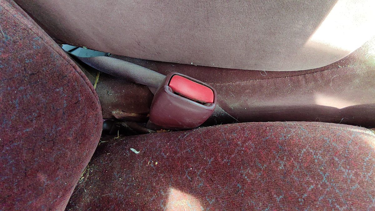 1998 Buick Lesabre Passenger Right Front Seat Belt Buckle Receiver Oem Red