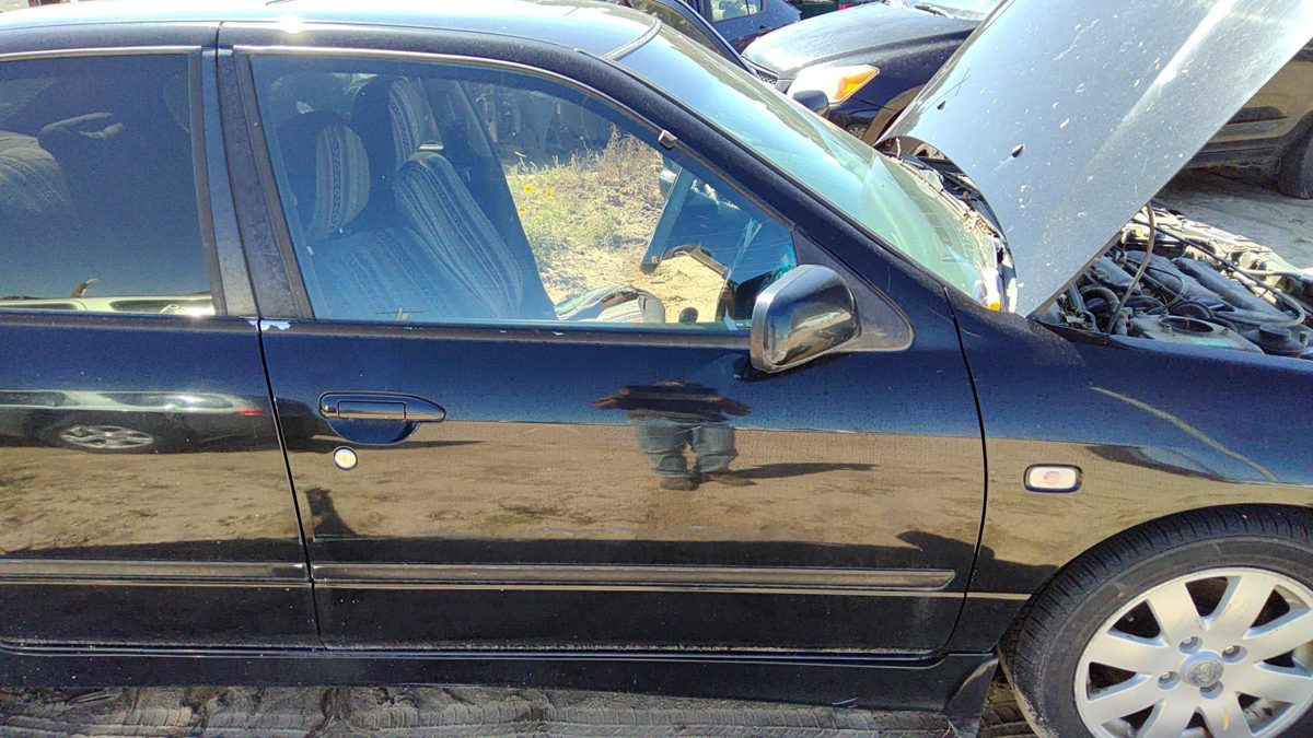 2002 Infiniti G20 Front Door