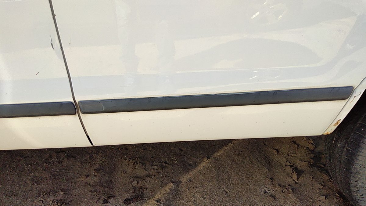 2005 Ford Explorer Driver Left Rear Moulding From Door Oem Back Trim Strip