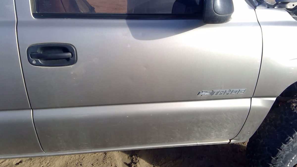 2001 Chevy Tahoe Front Door Shell