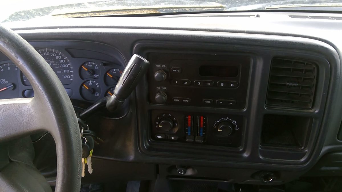 05-07 Silverado 1500 Trim Bezel Around Speedometer Dash Surround Panel Gray 69V