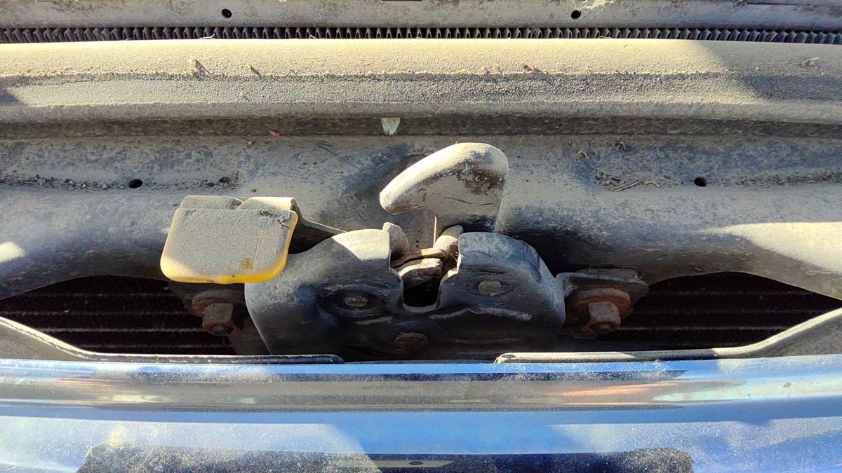 1999-2004 Jeep Grand Cherokee Hood Latch Assembly With Bracket Oem