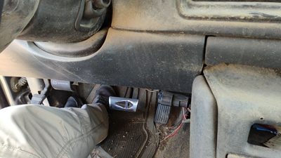00-01 Sierra 2500 Lower Dash Under Column Knee Bolster Trim Panel Graphite 12D