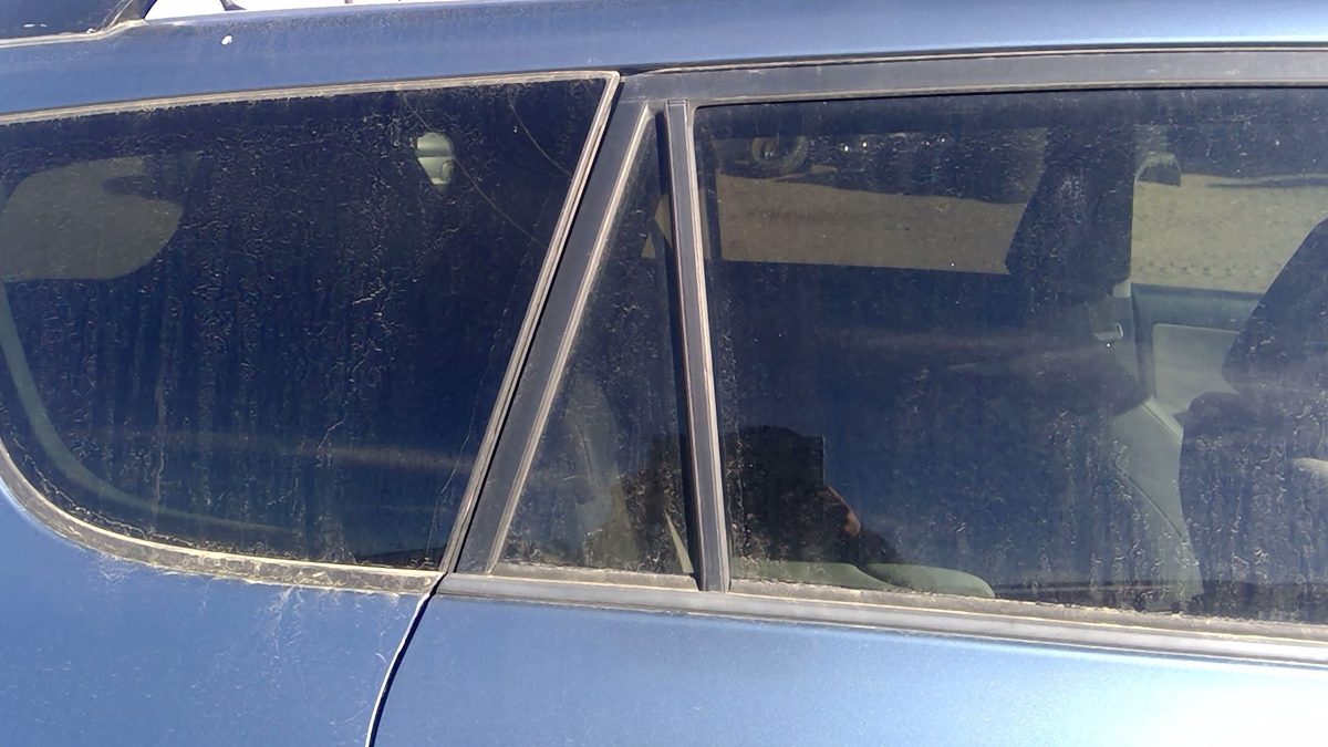 06-14 Rav-4 Passenger Right Rear Vent Window Small Back Door Glass With Frame