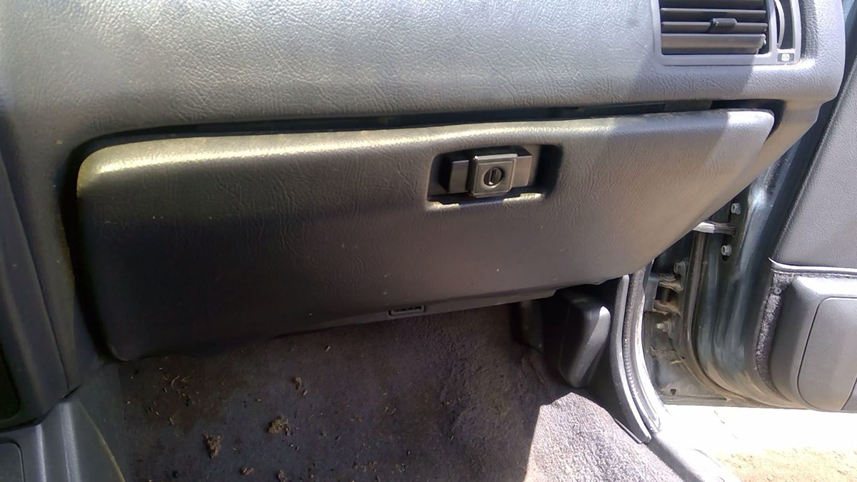1991 Mitsubishi Galant Vr-4 Glove Box Assembly Complete Door With Latch Black
