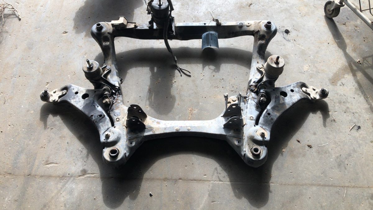 2012 Toyota Highlander Crossmember/cradle/undercarria