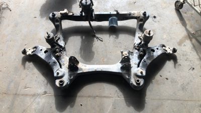 2012 Toyota Highlander Crossmember/cradle/undercarria
