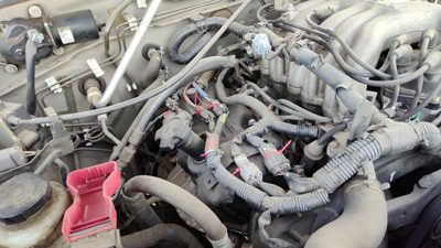 2000-2004 Nissan Xterra Passenger Right Valve Cover With Bolts Oem 3.3L