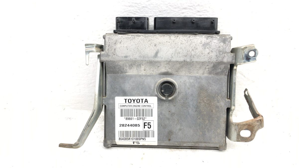 10 Toyota Corolla Electronic Control Module Computer Ecm Ecu 1.8L At 89661-02F52